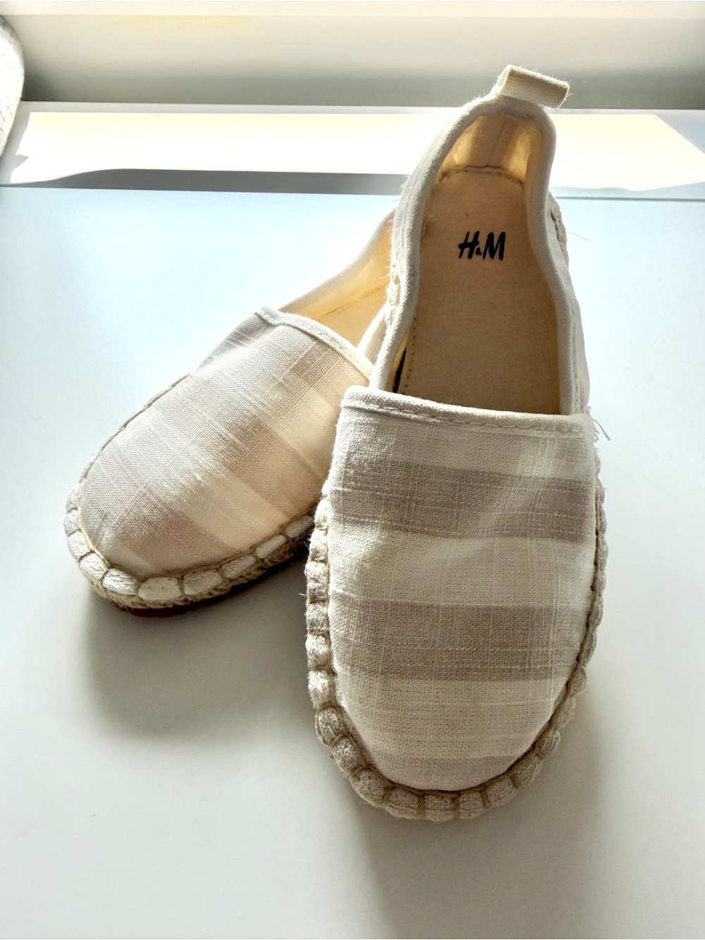 Girls H&M Cream and Beige Striped Espadrille Flats size 10